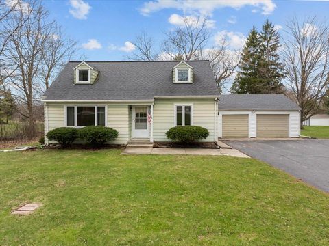 Photo of 11725 N Granville Rd, Mequon, WI 53097 (MLS # 1915646)