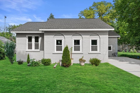 Photo of 9013 26th Ave, Pleasant Prairie, WI 53143 (MLS # 1973410)