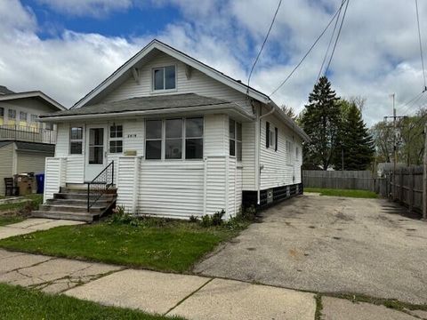 Photo of 2618 73rd St, Kenosha, WI 53143 (MLS # 1959988)