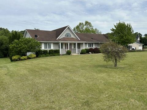 Photo of 8651 Fieldstone Ct, Burlington, WI 53105 (MLS # 1966088)