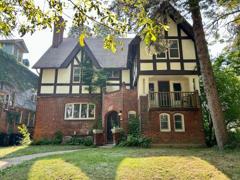 Photo of 2721 N Shepard Ave, Milwaukee, WI 53211 (MLS # 1929779) Photo of 2721 N Shepard Ave, Milwaukee, WI 53211 (MLS # 1929779)