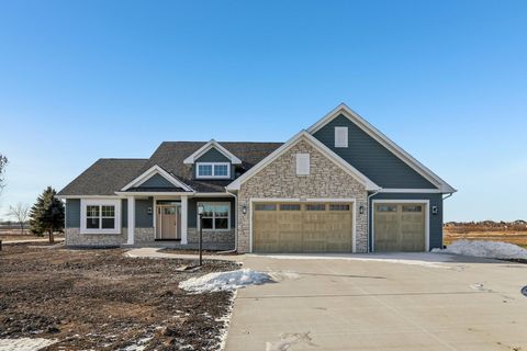 Photo of 2034 Highland Way, Yorkville, WI 53177 (MLS # 1945677)