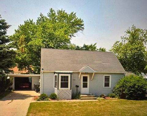 Photo of 1406 Vine St, Union Grove, WI 53182 (MLS # 1971779)