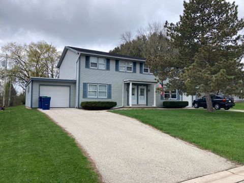 Photo of 213 Summit Dr, Fredonia, WI 53021 (MLS # 1960326)