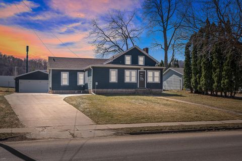 Photo of 235 Jefferson St E, West Salem, WI 54669 (MLS # 1955139)