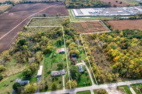 Photo of 12929 6 1/2 Mile Rd, Caledonia, WI 53108 (MLS # 1940326) Photo of 12929 6 1/2 Mile Rd, Caledonia, WI 53108 (MLS # 1940326)