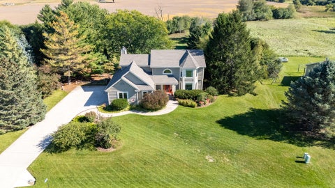 Photo of 1481 Rivers Edge Pkwy, Oconomowoc, WI 53066 (MLS # 1982701)