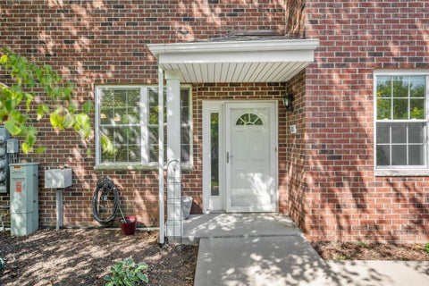 Photo of 8485 S Ashbury Ln, Oak Creek, WI 53154 (MLS # 1982095)