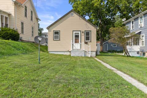 Photo of 518 E Loos St, Hartford, WI 53027 (MLS # 1975980)