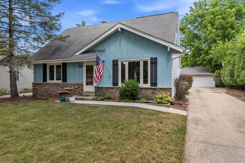 Photo of 10404 W Darnel Ave, Milwaukee, WI 53224 (MLS # 1972860)