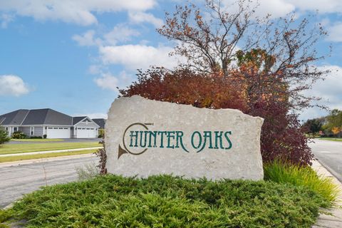 Photo of 615 Hunter Oaks Blvd, Watertown, WI 53094 (MLS # 1950851)