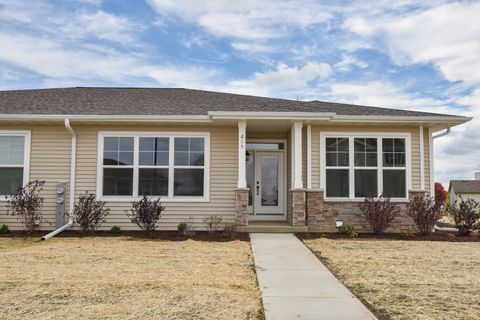 Photo of 615 Hunter Oaks Blvd, Watertown, WI 53094 (MLS # 1950851)