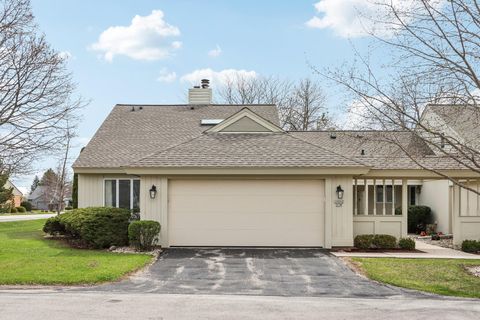 Photo of 10042 N Holmes Ct, Mequon, WI 53092 (MLS # 1958401)