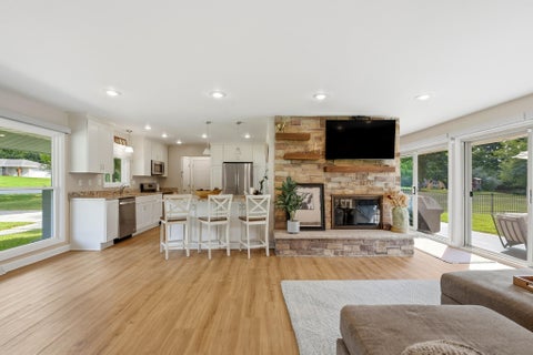 Photo of 14465 Lindsay Dr, Brookfield, WI 53005 (MLS # 1980328)