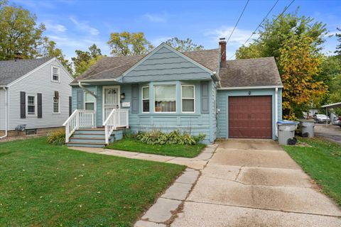 Photo of 1307 W Lawn Ave, Milwaukee, WI 53209 (MLS # 1939232)