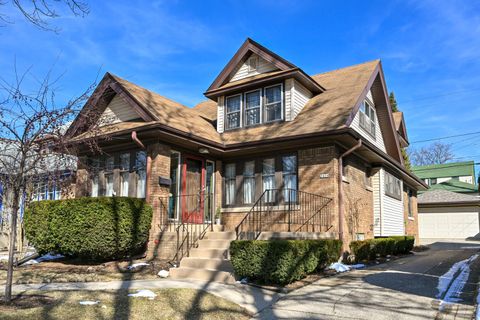 2424 N 61st St, Wauwatosa, WI 53213 - #: 1950924