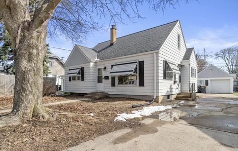 Photo of 2114 S 80th St, West Allis, WI 53219 (MLS # 1954728)