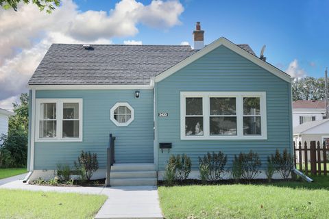 Photo of 2433 S 74th St, West Allis, WI 53219 (MLS # 1940470)