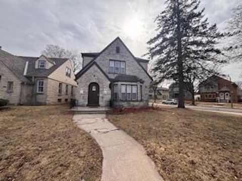 Photo of 4063 N Elmhurst Rd, Milwaukee, WI 53216 (MLS # 1951243)
