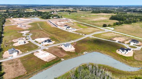 Photo of 9924 N Cygnet Ct, Mequon, WI 53097 (MLS # 1948325)