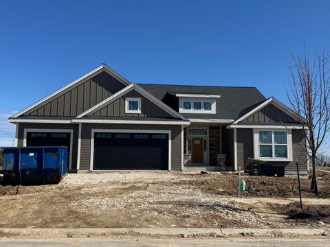 Photo of 9938 Migratory Ln, Mequon, WI 53097 (MLS # 1925053)