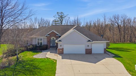 Photo of 214 Concord Dr, Sheboygan Falls, WI 53085 (MLS # 1959268)