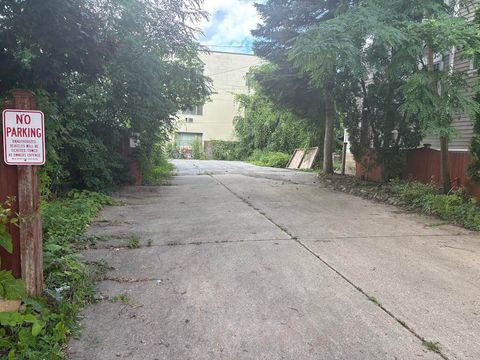 Photo of 1314 E Albion St, Milwaukee, WI 53202 (MLS # 1943587)