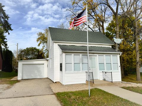 Photo of 1130 W Main St, Princeton, WI 54968 (MLS # 1940042)