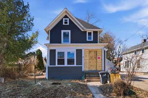 Photo of 206 Maple Ave, Waukesha, WI 53186 (MLS # 1955160)