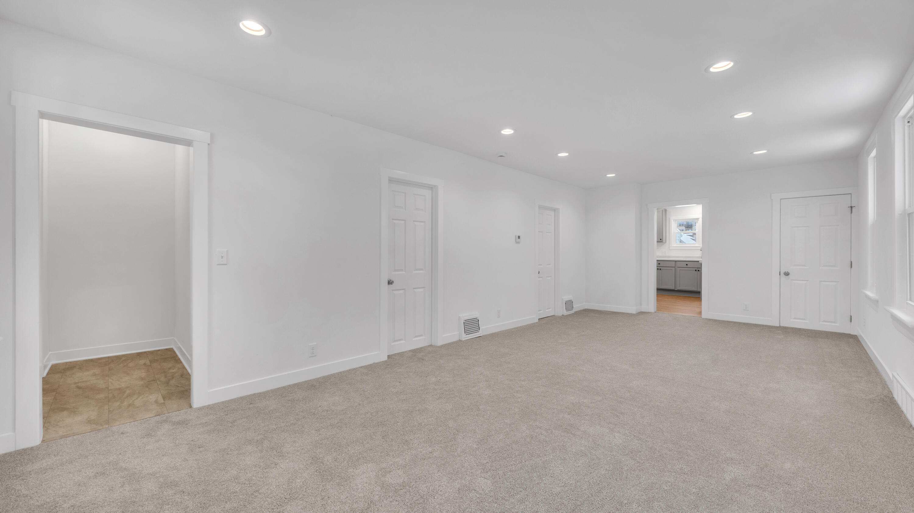 Sheboygan, Wisconsin 53081, United States, 3 Bedrooms Bedrooms, ,1 BathroomBathrooms,Residential,Active,252983