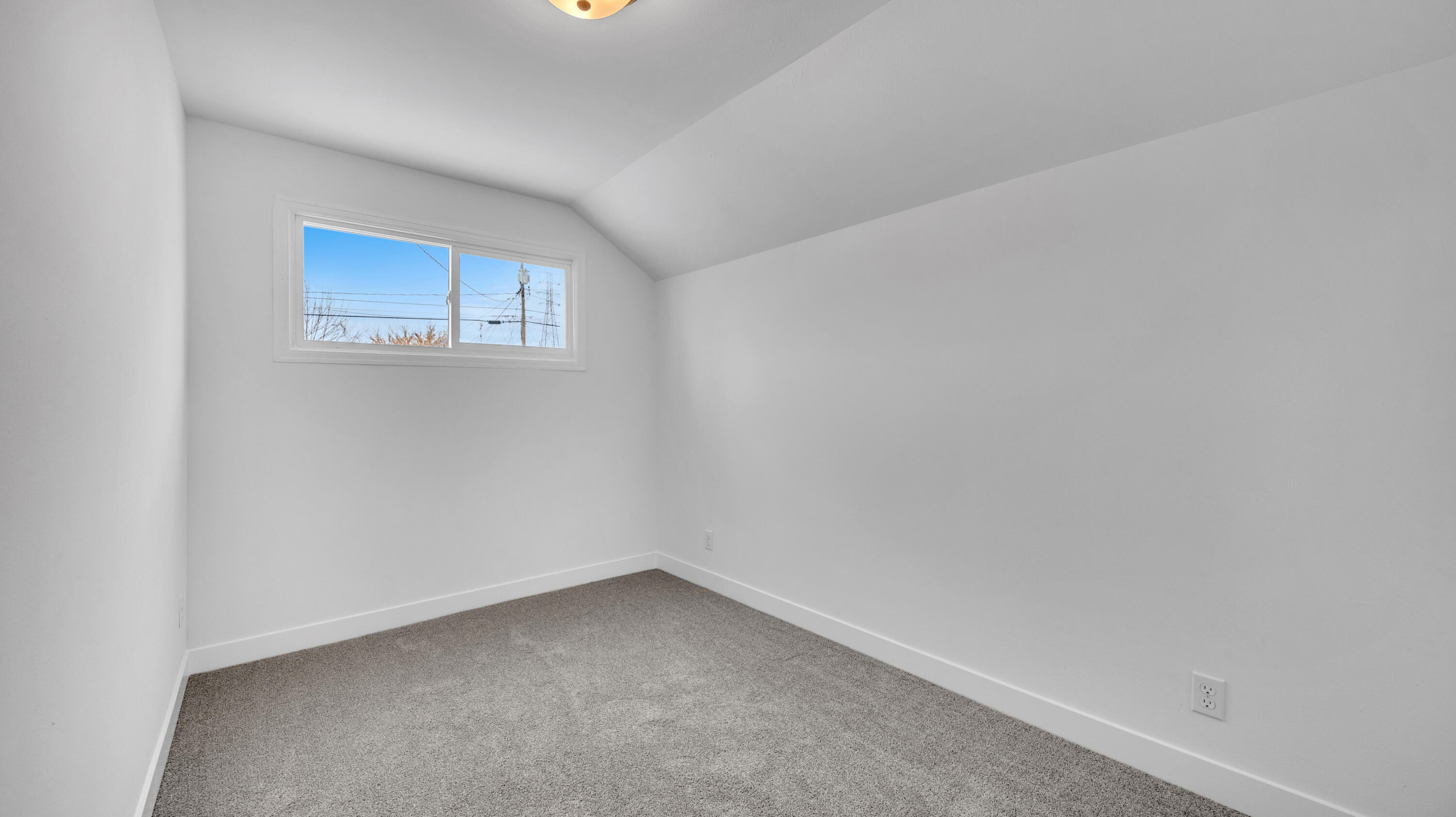 Sheboygan, Wisconsin 53081, United States, 3 Bedrooms Bedrooms, ,1 BathroomBathrooms,Residential,Active,252983