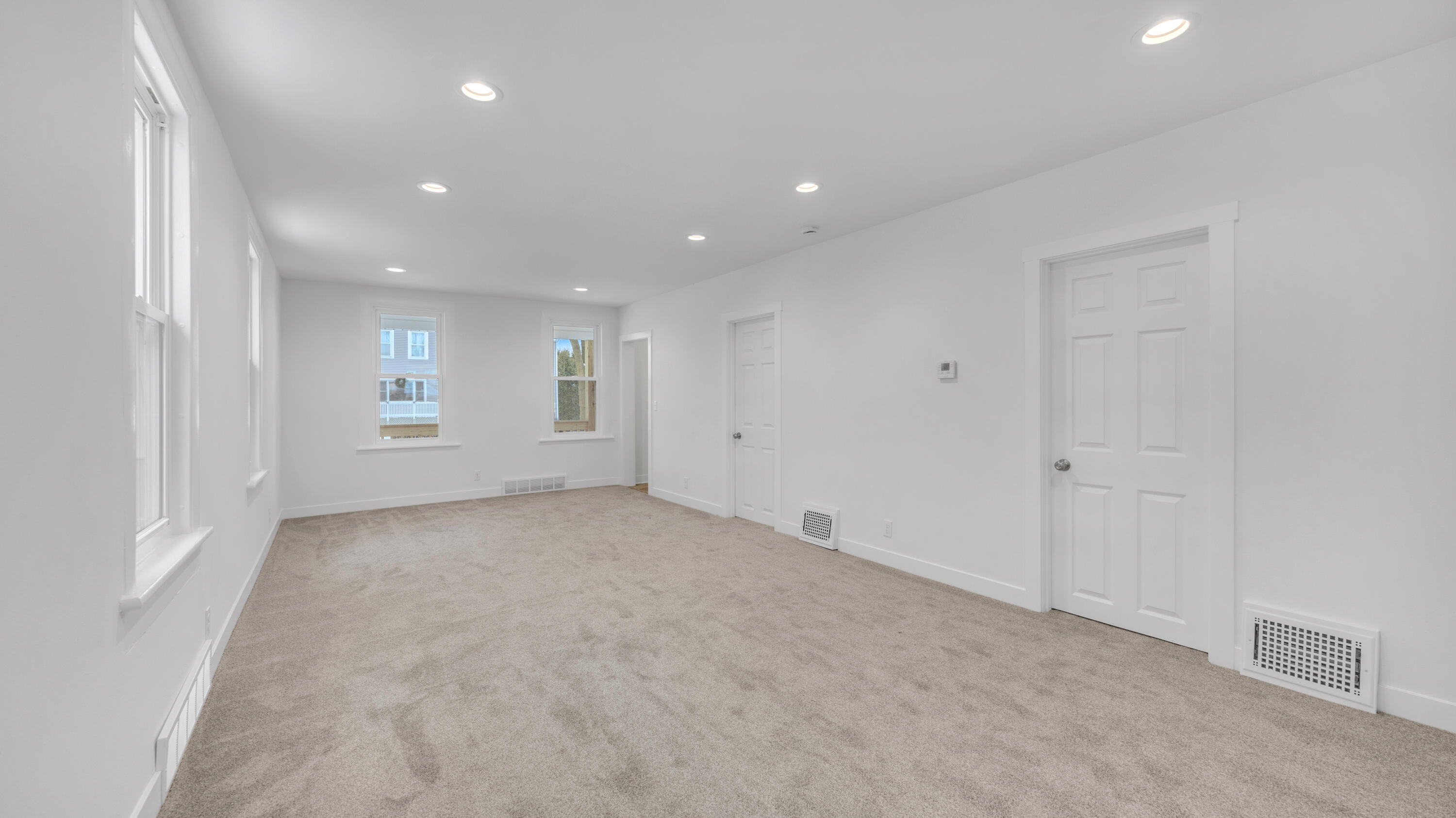 Sheboygan, Wisconsin 53081, United States, 3 Bedrooms Bedrooms, ,1 BathroomBathrooms,Residential,Active,252983