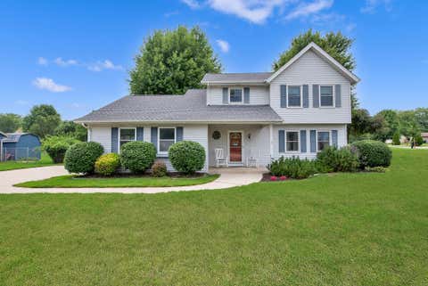 Photo of 7941 S Cecily Dr, Oak Creek, WI 53154 (MLS # 1975345)