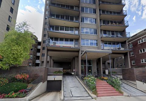 Photo of 1919 N Summit Ave, Milwaukee, WI 53202 (MLS # 1949055)