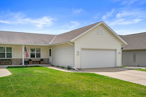 Photo of 1103 Firethorn Dr, West Bend, WI 53090 (MLS # 1962215)