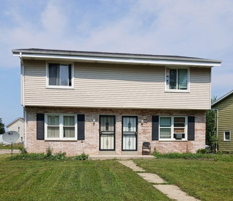 Photo of 10434 W Kiehnau Ave, Milwaukee, WI 53224 (MLS # 1976305)
