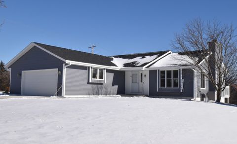 Photo of 7904 S 67th St, Franklin, WI 53132 (MLS # 1947705)