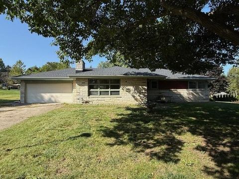 Photo of 745 HI Ridge Ave, Brookfield, WI 53186 (MLS # 1936865)