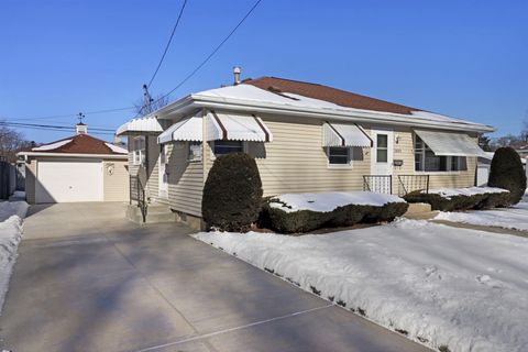 Photo of 2400 Rupert Blvd, Racine, WI 53405 (MLS # 1948819)