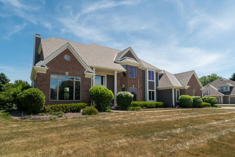 Photo of W289N3752 Huntsman Ct, Delafield, WI 53072 (MLS # 1966320)
