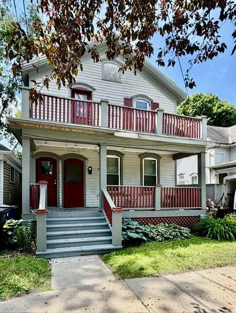 Photo of 413 10th St, Racine, WI 53403 (MLS # 1967400)
