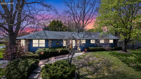 Photo of W169N8921 Hoyt Dr, Menomonee Falls, WI 53051 (MLS # 1960497)