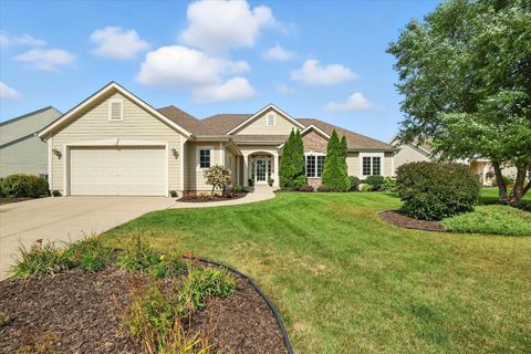 Photo of 3384 W Yorkshire Cir, Franklin, WI 53132 (MLS # 1931760)