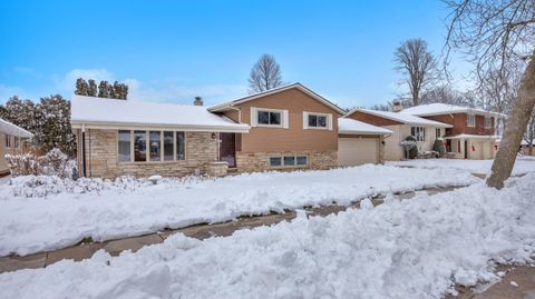 Photo of 2324 Silver Leaf Ln, Sheboygan, WI 53083 (MLS # 1944871)