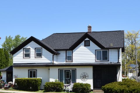 Photo of 510 W Main St, Waterford, WI 53185 (MLS # 1962785)