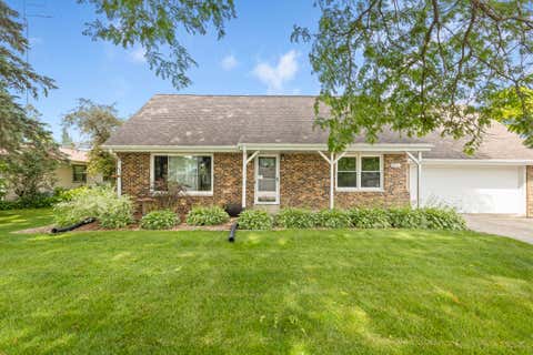 Photo of 8031 S 59th St, Franklin, WI 53132 (MLS # 1975982)