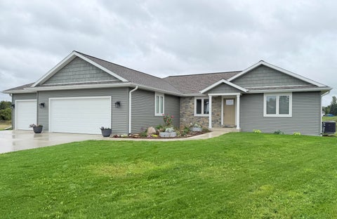 Photo of 4801 Lincoln Way, Sheboygan, WI 53083 (MLS # 1980951)