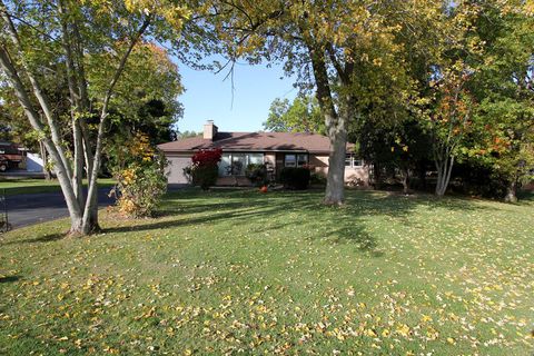 Photo of 7225 S Shepard Ave, Oak Creek, WI 53154 (MLS # 1899939)