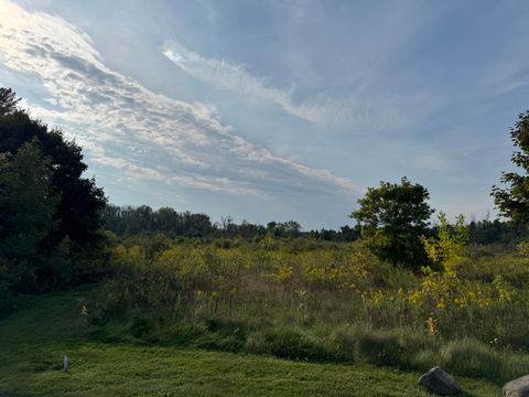 Photo of 12957 N Highgate Ct, Mequon, WI 53097 (MLS # 1936092)