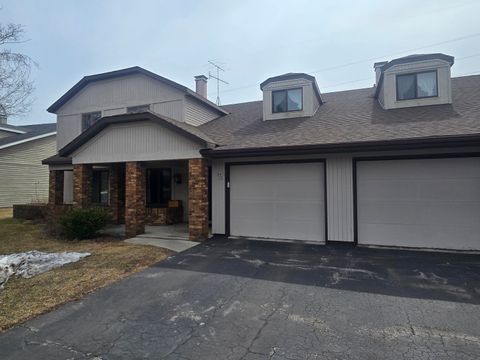 Photo of 2411 Cross Creek Dr, Sheboygan, WI 53081 (MLS # 1955626)